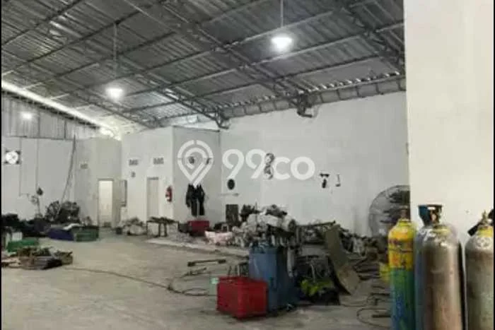 LOKASI PREMIUM! Gudang Kawasan Sukamulya, Luas 467m², Akses Utama LOKASI PREMIUM! Gudang Kawasan Sukamulya, Luas 467m², Akses Utama