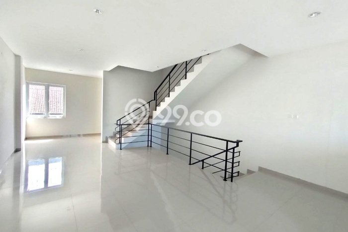 LOKASI PREMIUM! Ruko Kawasan Batununggal, Luas 230m², Lokasi Komersial LOKASI PREMIUM! Ruko Kawasan Batununggal, Luas 230m², Lokasi Komersial