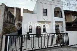 Disewakan! Rumah 4 Kamar Tidur &
3 Kamar Mandi di Bandung Utara, Bandung Disewakan! Rumah 4 Kamar Tidur &
3 Kamar Mandi di Bandung Utara, Bandung