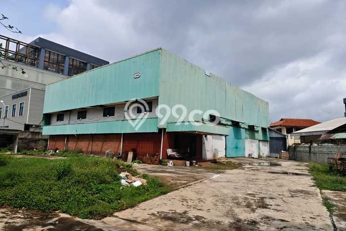 Gudang Disewa di Jakarta Utara dengan LB 1300m2 Area Komersial Ramai Gudang Disewa di Jakarta Utara dengan LB 1300m2 Area Komersial Ramai