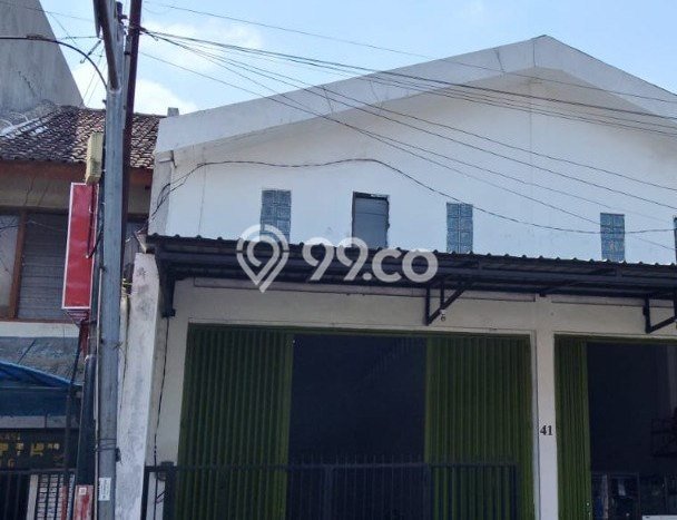 Ruko untuk disewa di Klojen punya LT 95m2 & LB 90m2 harga sewa kompetitif Ruko untuk disewa di Klojen punya LT 95m2 & LB 90m2 harga sewa kompetitif