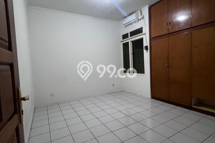 Disewakan Ruko di Kawasan Ramai Brumbungan Luas 300m2 Disewakan Ruko di Kawasan Ramai Brumbungan Luas 300m2