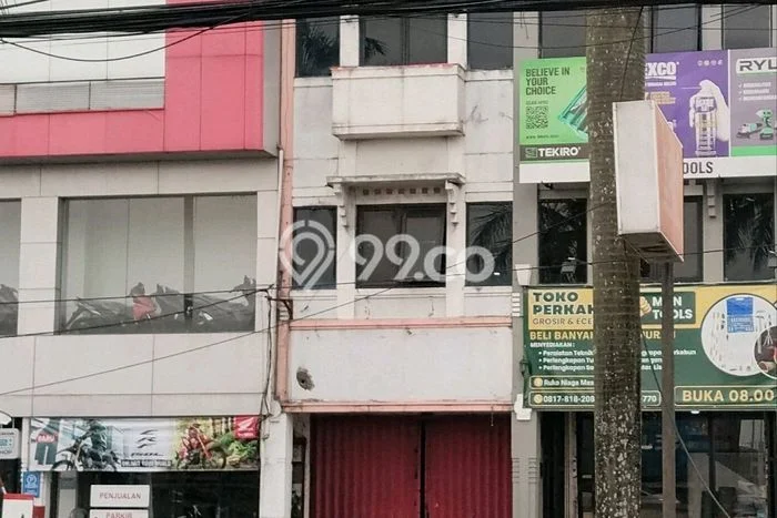 LOKASI STRATEGIS! Ruko di Cikupa, Luas 210m², Pengunjung Tinggi LOKASI STRATEGIS! Ruko di Cikupa, Luas 210m², Pengunjung Tinggi