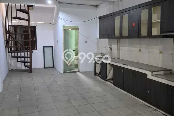 LOKASI STRATEGIS! Ruko di Cikupa, Luas 210m², Pengunjung Tinggi LOKASI STRATEGIS! Ruko di Cikupa, Luas 210m², Pengunjung Tinggi