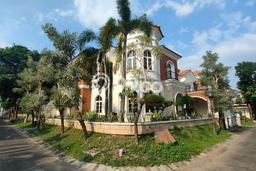 Rumah Luxury Modern Siap Huni di Maguwoharjo Yogyakarta Rumah Luxury Modern Siap Huni di Maguwoharjo Yogyakarta