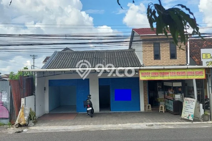 Ruko Komersial Disewakan di Depok Sleman Luas 210m2 Ruko Komersial Disewakan di Depok Sleman Luas 210m2