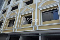 Unit Ruko Dijual di Jakarta Barat LT 81m2 & LB 243m2 Unit Ruko Dijual di Jakarta Barat LT 81m2 & LB 243m2