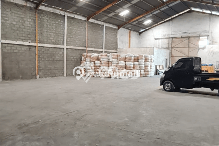LOKASI STRATEGIS! Gudang Kawasan Deli Tua, Luas 555m², Pusat Bisnis LOKASI STRATEGIS! Gudang Kawasan Deli Tua, Luas 555m², Pusat Bisnis