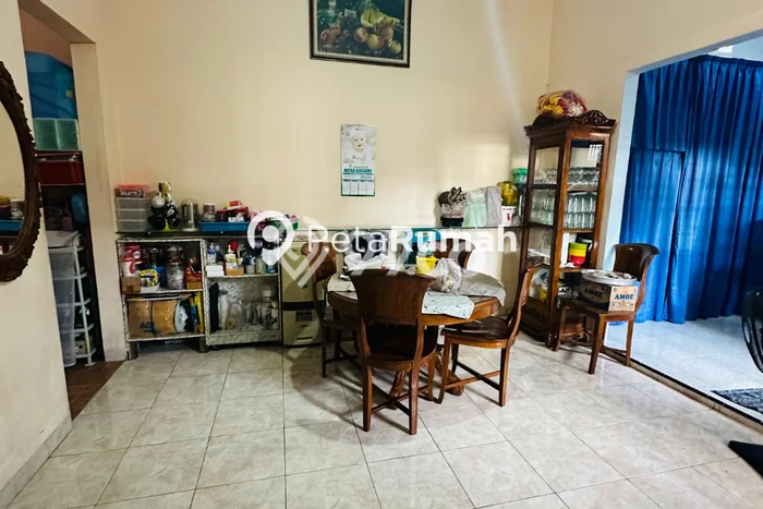 PROPERTI PILIHAN! Rumah Asri di Medan Area, Luas 336m² LB 480m² PROPERTI PILIHAN! Rumah Asri di Medan Area, Luas 336m² LB 480m²