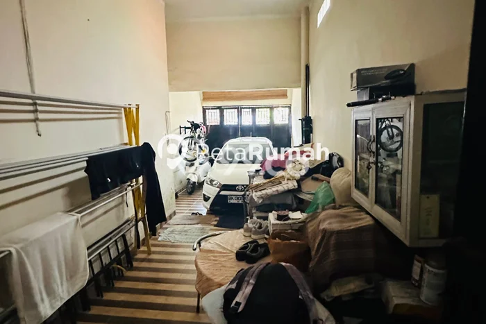 PROPERTI PILIHAN! Rumah Asri di Medan Area, Luas 336m² LB 480m² PROPERTI PILIHAN! Rumah Asri di Medan Area, Luas 336m² LB 480m²