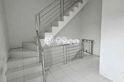 UNIT LANGKA! Rumah di Medan Petisah, 2 KM, Pemandangan Kota, Luas 72m2m² LB 144m2m² UNIT LANGKA! Rumah di Medan Petisah, 2 KM, Pemandangan Kota, Luas 72m2m² LB 144m2m²