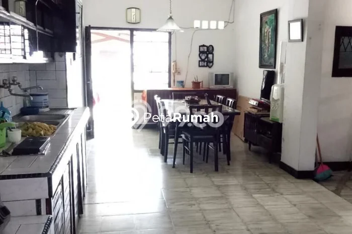 Siap Huni Rumah Mewah 5 Kamar di Medan Baru Dekat ke Mana Pun Siap Huni Rumah Mewah 5 Kamar di Medan Baru Dekat ke Mana Pun