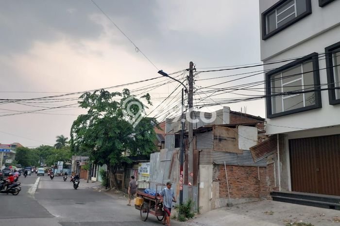 Ruko Dijual di Jakarta Barat LT 63m2 & LB 140m2 Lokasi Terbaik! Ruko Dijual di Jakarta Barat LT 63m2 & LB 140m2 Lokasi Terbaik!
