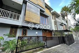 Rumah Cantik Siap Huni Di Denpasar Selatan Luas 170m2 Aman Rumah Cantik Siap Huni Di Denpasar Selatan Luas 170m2 Aman