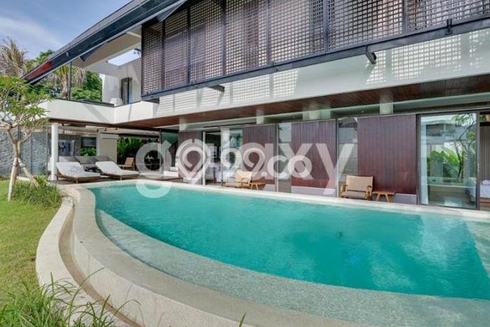 DIJUAL! Vila Kawasan Kuta Utara, Luas 343m2m², Posisi Premium DIJUAL! Vila Kawasan Kuta Utara, Luas 343m2m², Posisi Premium