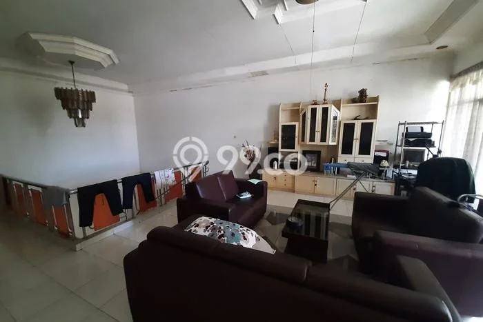 Rumah Elit LB 450m2 Siap Huni Desain Elegan di Setiabudi, Bandung Rumah Elit LB 450m2 Siap Huni Desain Elegan di Setiabudi, Bandung