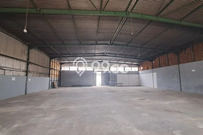 Gudang Kawasan Niaga di , Luas 1200m2m², Siap Usaha Gudang Kawasan Niaga di , Luas 1200m2m², Siap Usaha