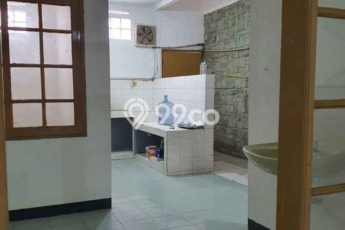 KAWASAN KOMERSIAL! Ruko Disewakan Kawasan Taman Kopo Indah, Luas 180m², Jalan Strategis KAWASAN KOMERSIAL! Ruko Disewakan Kawasan Taman Kopo Indah, Luas 180m², Jalan Strategis