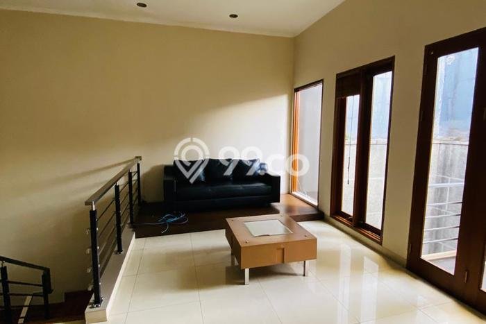 Disewakan! Rumah 5 Kamar Tidur &
4 Kamar Mandi di Surya Sumantri, Bandung Disewakan! Rumah 5 Kamar Tidur &
4 Kamar Mandi di Surya Sumantri, Bandung