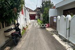 Rumah Luas Asri 2 KT Siap Pakai di Rejosari Semarang Rumah Luas Asri 2 KT Siap Pakai di Rejosari Semarang