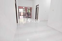 Disewakan! Rumah 3 Kamar Tidur &
2 Kamar Mandi di Soekarno Hatta, Bandung Disewakan! Rumah 3 Kamar Tidur &
2 Kamar Mandi di Soekarno Hatta, Bandung