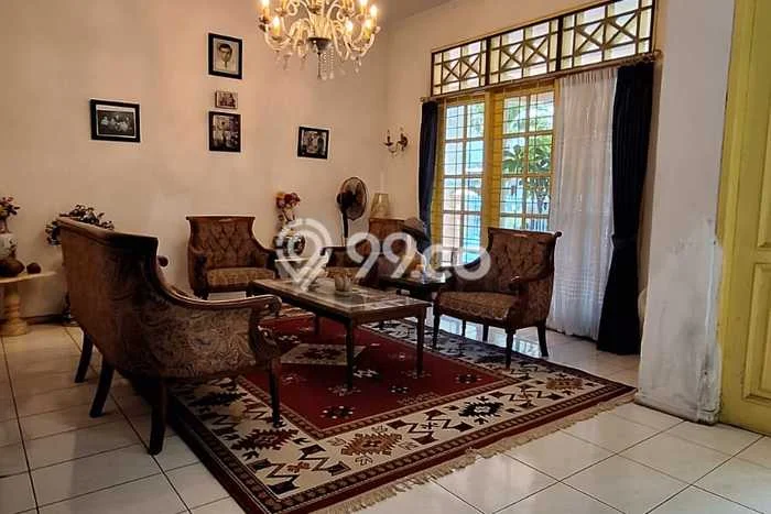 Rumah Mewah LB 314m2 Siap Huni Desain Elegan di Bintaro, Tangerang Selatan Rumah Mewah LB 314m2 Siap Huni Desain Elegan di Bintaro, Tangerang Selatan