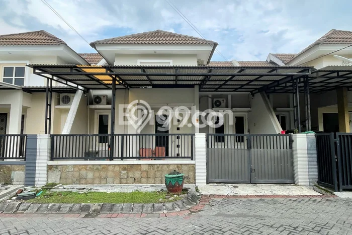 Dijual Rumah Eksklusif 4 KT di Pondok Tjandra, Sidoarjo Dijual Rumah Eksklusif 4 KT di Pondok Tjandra, Sidoarjo