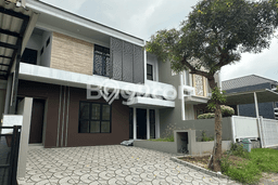 Hunian Mewah LB 286m2 Siap Huni Desain Elegan di Citraland, Surabaya Hunian Mewah LB 286m2 Siap Huni Desain Elegan di Citraland, Surabaya