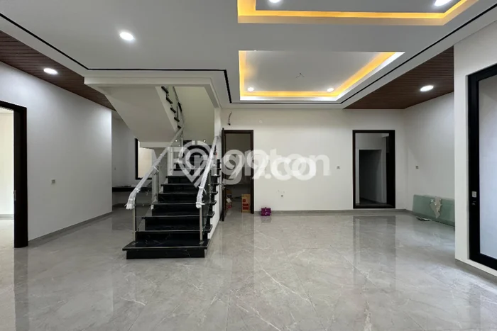 For Sale! Premium House LT 210m2 Desain Modern di Citraland For Sale! Premium House LT 210m2 Desain Modern di Citraland