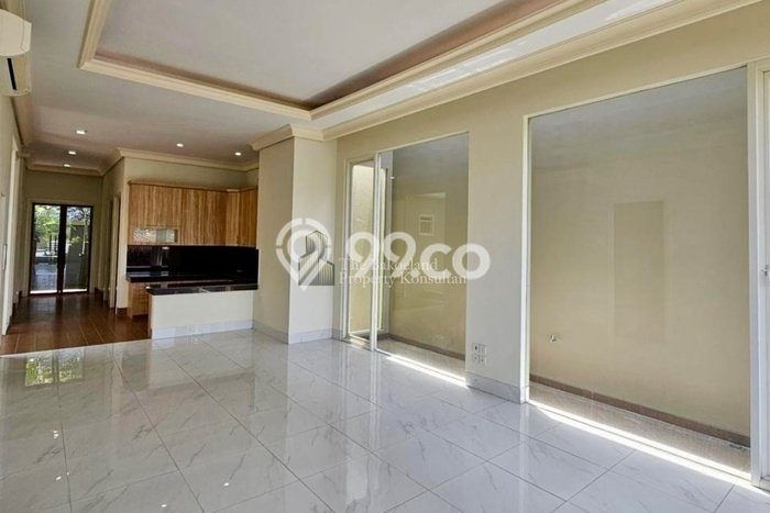 Jual Rumah Luas Megah Dengan View Eksklusif di Candi Golf, Semarang Jual Rumah Luas Megah Dengan View Eksklusif di Candi Golf, Semarang