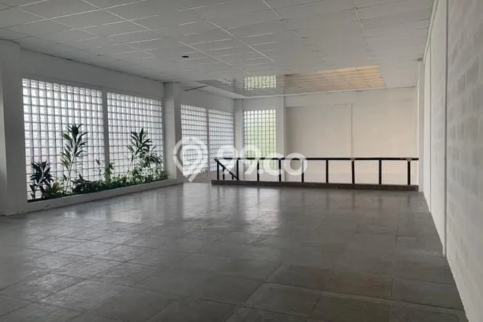 Komersial Kawasan Strategis Kawasan Serpong, Luas 411m², Sentra Perdagangan Komersial Kawasan Strategis Kawasan Serpong, Luas 411m², Sentra Perdagangan