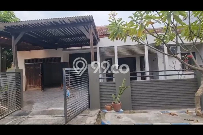 Rumah sewa siap pakai 4 Kamar Tidur di Pondok Tjandra, Sidoarjo Rumah sewa siap pakai 4 Kamar Tidur di Pondok Tjandra, Sidoarjo