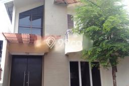 Dijual Hunian Rumah Terawat 5 Kamar di Kedung Doro, Surabaya Dijual Hunian Rumah Terawat 5 Kamar di Kedung Doro, Surabaya