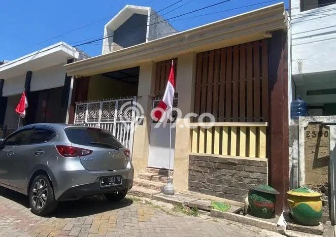 Disewakan! Rumah 3 Kamar Tidur &
2 Kamar Mandi di Pondok Tjandra, Sidoarjo Disewakan! Rumah 3 Kamar Tidur &
2 Kamar Mandi di Pondok Tjandra, Sidoarjo