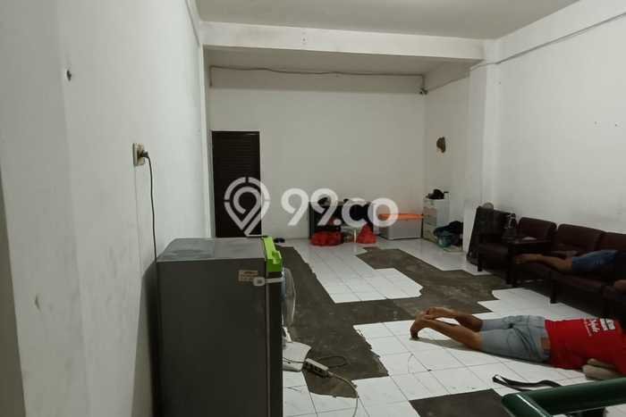 Ruko Dijual di Surabaya LT 67m2 & LB 200m2 Lokasi Terbaik! Ruko Dijual di Surabaya LT 67m2 & LB 200m2 Lokasi Terbaik!