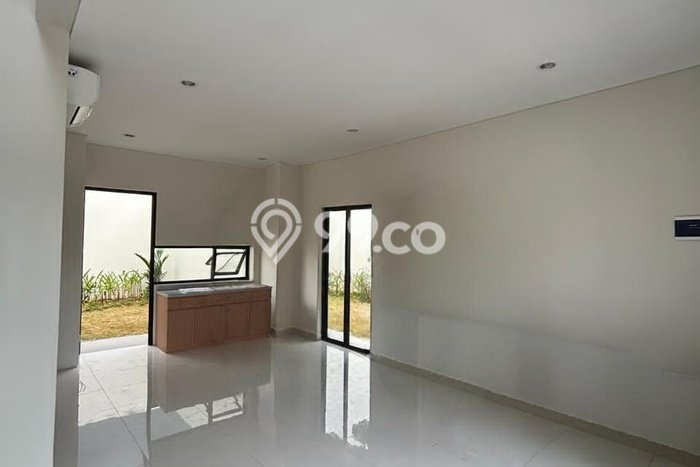 Jual Rumah Mewah Megah Dengan View Cantik di Joglo, Jakarta Barat Jual Rumah Mewah Megah Dengan View Cantik di Joglo, Jakarta Barat