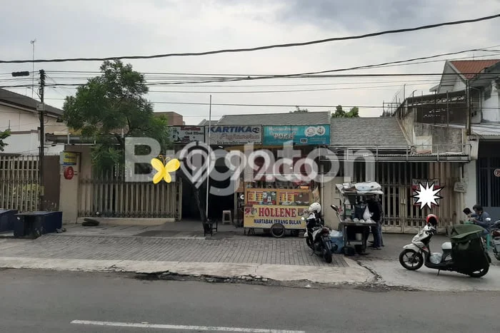 Dijual Rumah Premium dengan Fasilitas Sekitar Lengkap di Tenggilis Mejoyo, Surabaya Dijual Rumah Premium dengan Fasilitas Sekitar Lengkap di Tenggilis Mejoyo, Surabaya