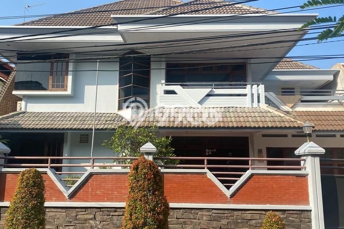 Dijual Rumah Luas Elegan Dengan View Eksklusif di Margorejo, Surabaya Dijual Rumah Luas Elegan Dengan View Eksklusif di Margorejo, Surabaya