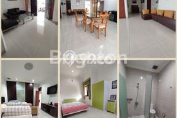 For Sale Rumah Mewah Exclusive di Wonocolo, Surabaya For Sale Rumah Mewah Exclusive di Wonocolo, Surabaya