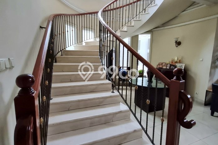 Ready to Use! Premium House LT 615m2 Desain Modern di Pondok Indah Ready to Use! Premium House LT 615m2 Desain Modern di Pondok Indah