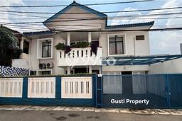 For Sale! Luxury House LT 197m2 Desain Elegan di Pejaten For Sale! Luxury House LT 197m2 Desain Elegan di Pejaten