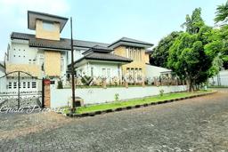 For Sale! Luxury House LT 547m2 Desain Modern di Cinere For Sale! Luxury House LT 547m2 Desain Modern di Cinere