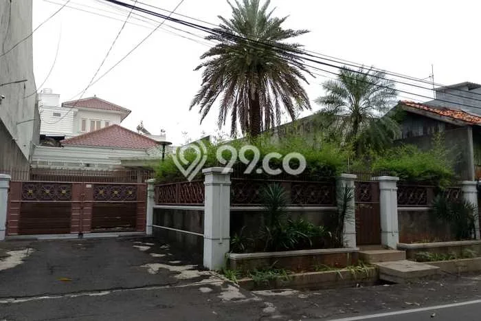Rumah Mewah LB 600m2 Siap Huni Desain Elegan di Kemanggisan, Jakarta Barat Rumah Mewah LB 600m2 Siap Huni Desain Elegan di Kemanggisan, Jakarta Barat
