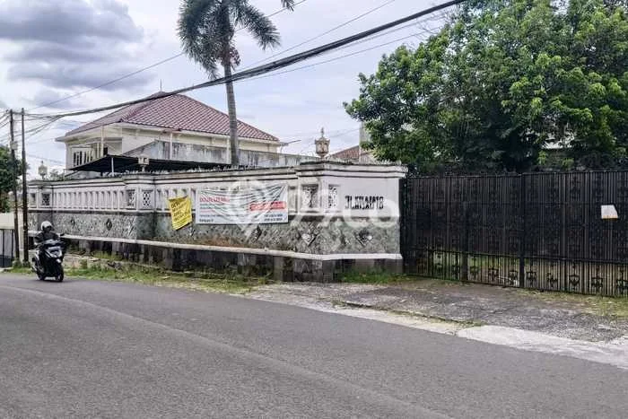 Siap Huni Hunian Elit 7 Kamar di Jagakarsa Dekat ke Mana Pun Siap Huni Hunian Elit 7 Kamar di Jagakarsa Dekat ke Mana Pun