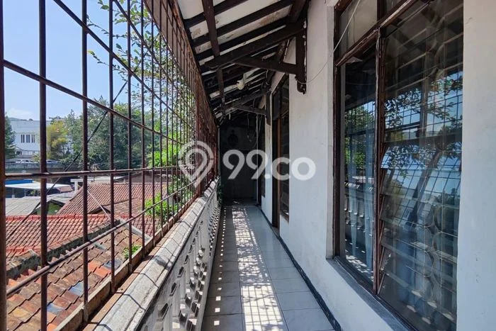FEATURED! Rumah Asri di , LT 230m2m² LB 400m2m² FEATURED! Rumah Asri di , LT 230m2m² LB 400m2m²