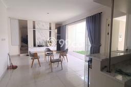 Disewakan! Rumah 4 Kamar Tidur &
3 Kamar Mandi di Podomoro Park Bandung, Bandung Disewakan! Rumah 4 Kamar Tidur &
3 Kamar Mandi di Podomoro Park Bandung, Bandung