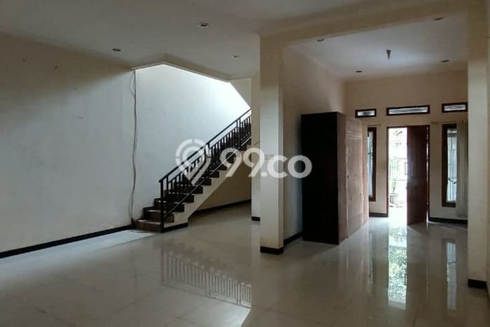 Jarang Ada! Rumah Sewa 4 Kamar Nyaman Siap Huni Turangga Jarang Ada! Rumah Sewa 4 Kamar Nyaman Siap Huni Turangga