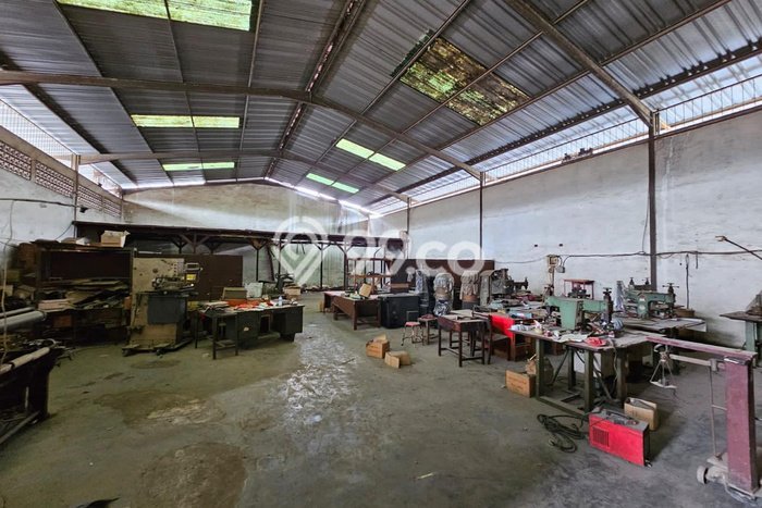 Area Ramai! Gudang Dijual di Tangerang untuk Bisnis Luas Bangunan 1800m2 Area Ramai! Gudang Dijual di Tangerang untuk Bisnis Luas Bangunan 1800m2