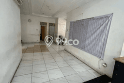 Rumah Elit LB 500m2 Siap Huni Desain Elegan di Manyar, Surabaya Rumah Elit LB 500m2 Siap Huni Desain Elegan di Manyar, Surabaya