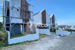 Rumah Luas Tanah 120m2m² di Semarang Barat, Semarang - Lokasi Strategis Rumah Luas Tanah 120m2m² di Semarang Barat, Semarang - Lokasi Strategis